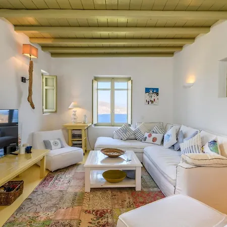 Isabella Family Close To The Mykonos Town